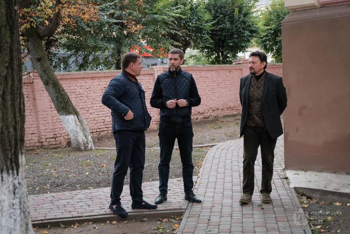 Олексій Бойко відвідав військовий госпіталь та обласну лікарню