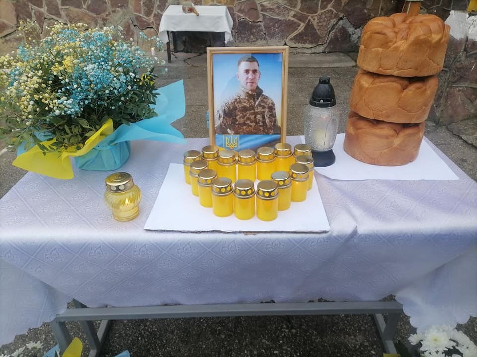 На фасаді Малятинецької школи встановили меморіальну дошку захиснику Василю Шилипенді