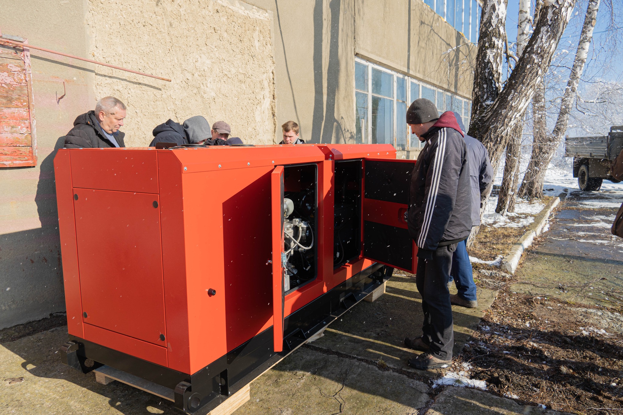 Потужний генератор отримала Хотинська громада від благодійників з Європи