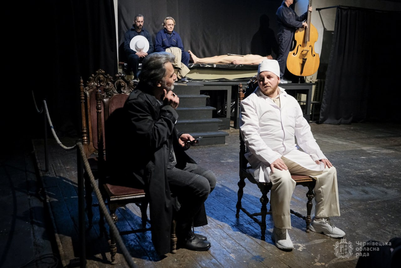 Виставу Чернівецького обласного музично-драматичного театру імені Ольги Кобилянської «Фаустпатрон» покажуть в Італії