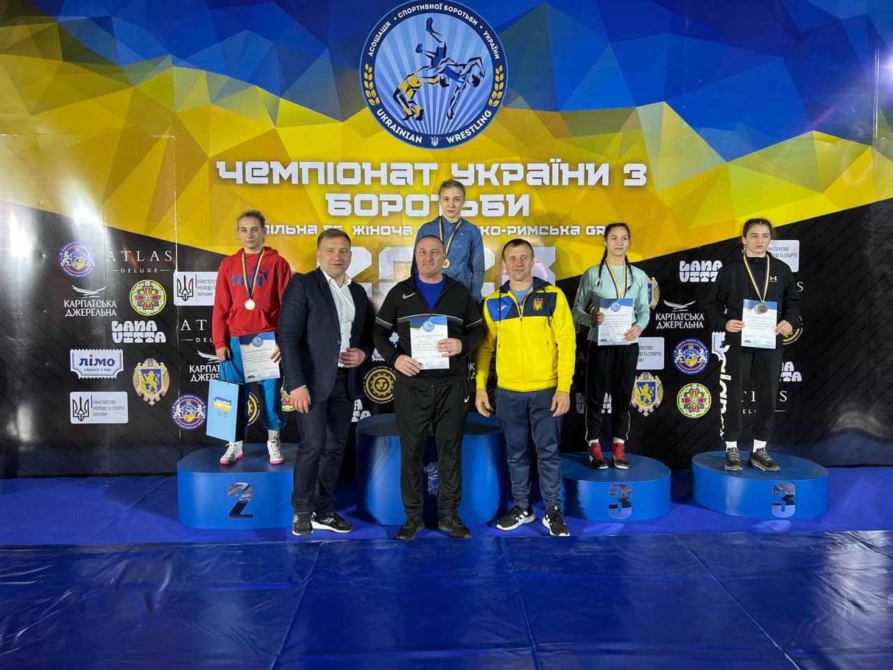 Вихованки Чернівецької обласної ДЮСШ Марія та Соломія Винник здобули золоті медалі на чемпіонаті України серед жінок