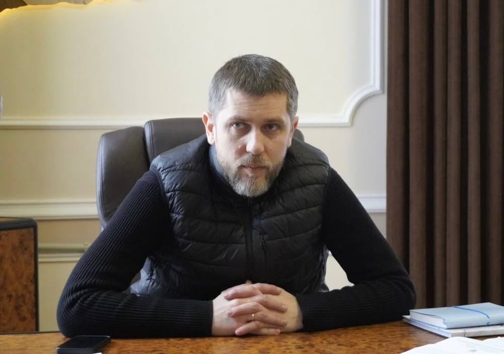 Голова Чернівецької обласної ради Олексій Бойко провів нараду з керівниками обласних комунальних підприємств та заслухав їхні звіти про роботу за 2023 рік.