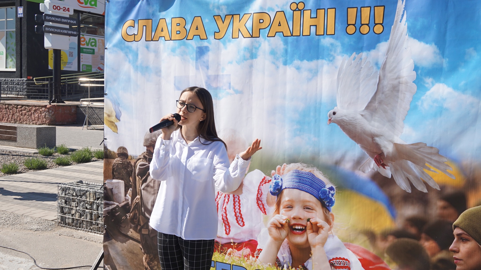 Сорок п’ять тисяч гривень на потреби Збройних Сил України зібрали під час Великоднього концерту у Новодністровську