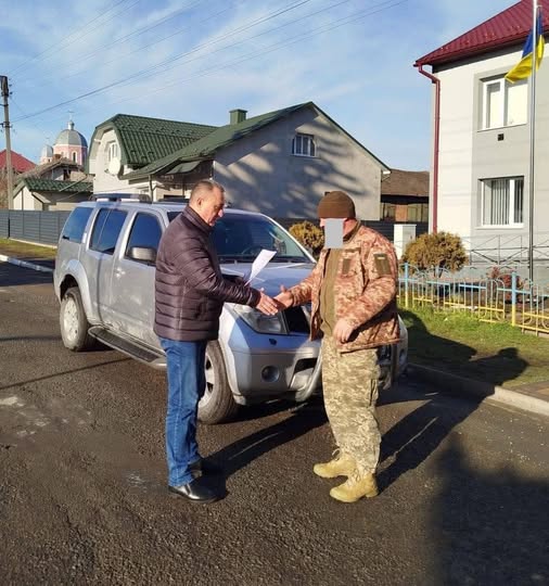 Підтримка для тих, хто зі зброєю в руках став на захист України.