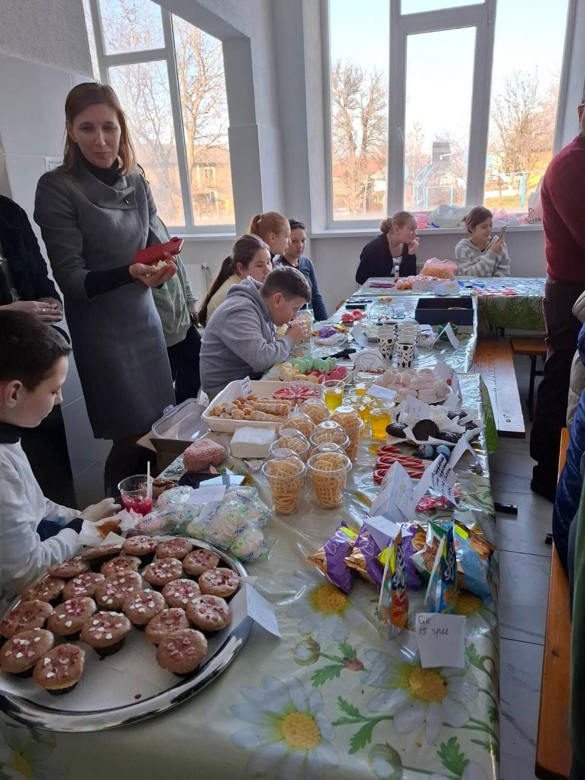 У стінах Товтрівського закладу загальної середньої освіти І-ІІІ ступенів відбувся благодійний ярмарок на підтримку ЗСУ.