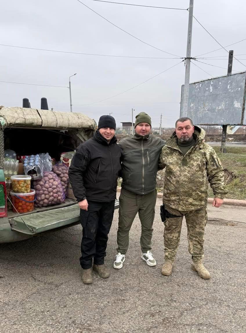 Мешканці села Динівці, що в Новоселицькій громаді, вчергове зібрали допомогу для ЗСУ