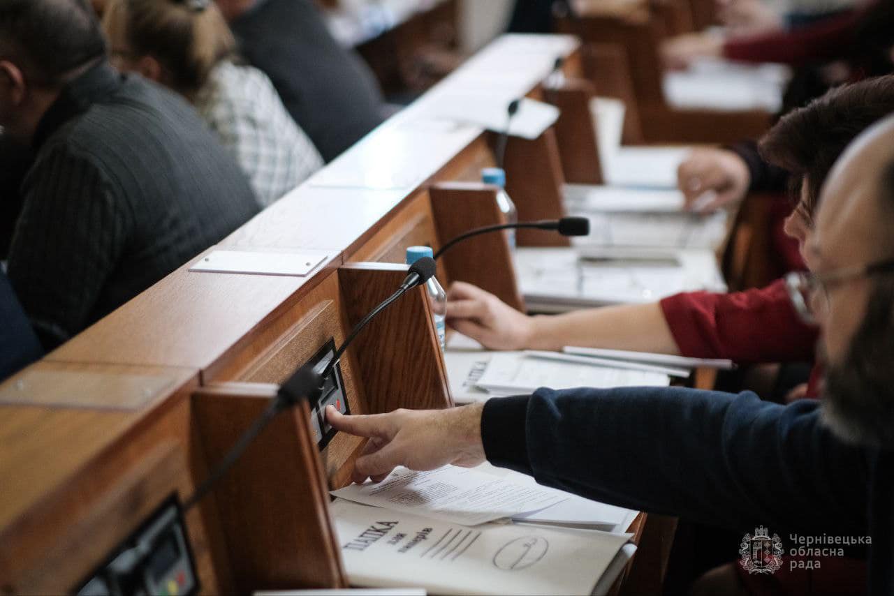 Підтримка гірських громад Буковини, які стикаються зі значними фінансовими труднощами через географічні, соціальні та економічні особливості, стала одним із важливих напрямів роботи депутатів Чернівецької обласної ради