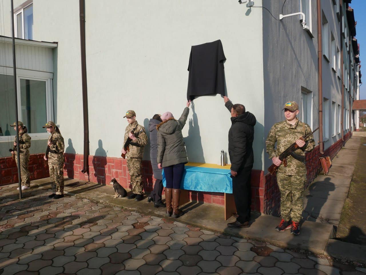 Батьки захисника України хочуть створити алею пам’яті біля ліцею в рідному селі