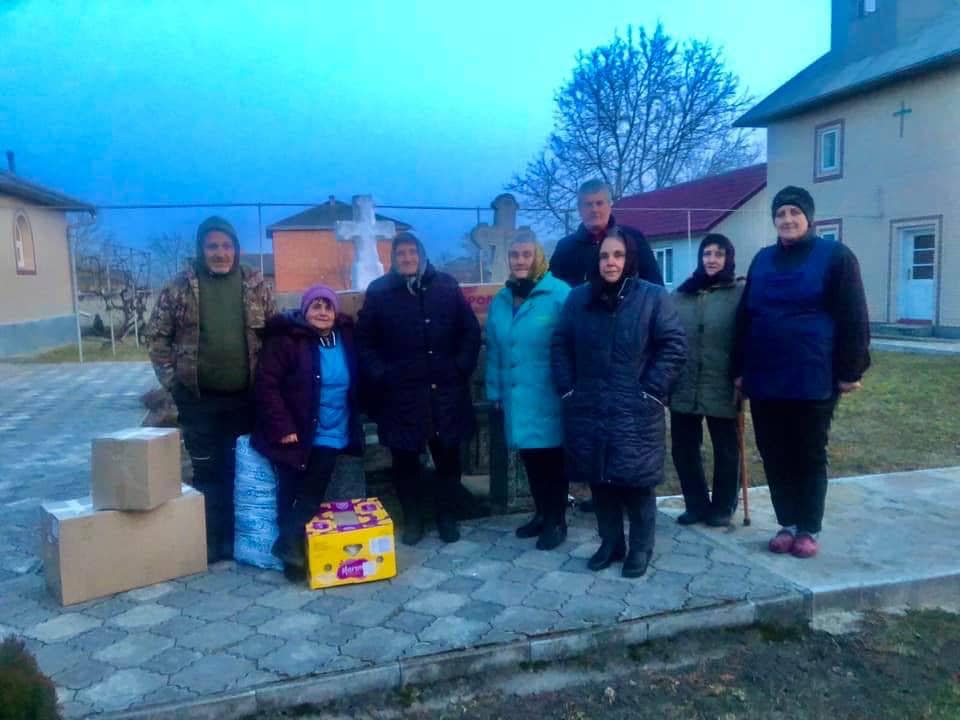 Громада села Пʼядиківці відправила захисникам у Покровськ смачну домашню їжу