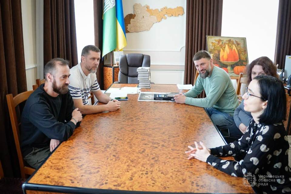 Реалізацію спільних творчих і соціальних ініціатив обговорили з координаторкою культурних проєктів Товариства українців у Фінляндії Іриною Горкун-Сілен, котра відвідала Буковину