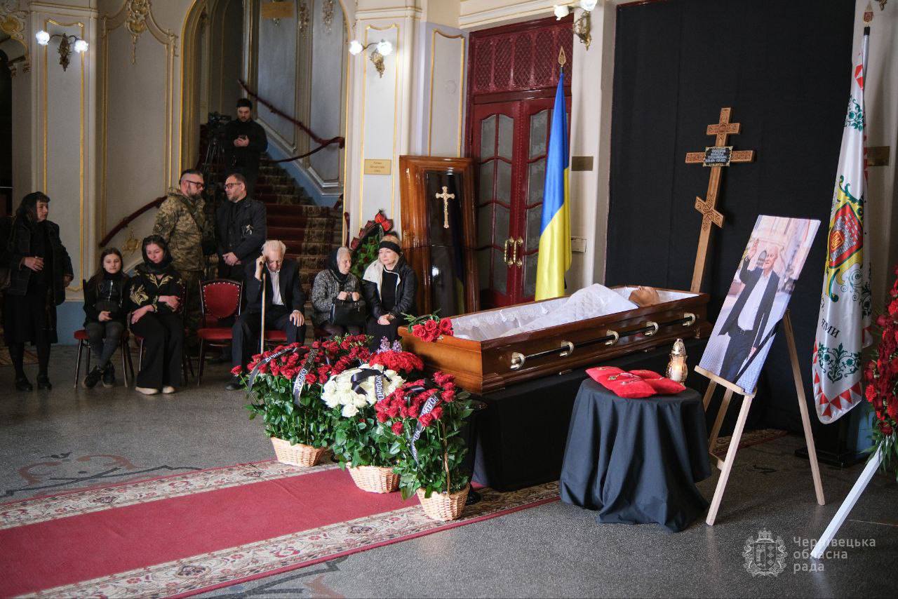 Чернівці прощаються із багаторічним мером, народним депутатом України двох скликань Миколою Федоруком