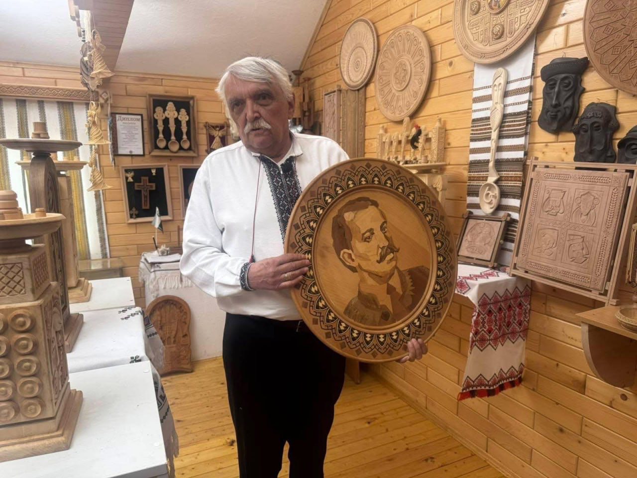 Викладач Чернівецького національного університету Дмитро Курик став стипендіатом державної програми підтримки видатних діячів освіти