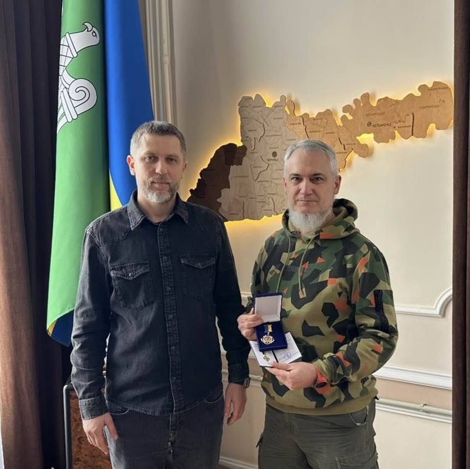 Воїн Ігор Д’яченко отримав відзнаку голови Чернівецької обласної ради «Незламні»