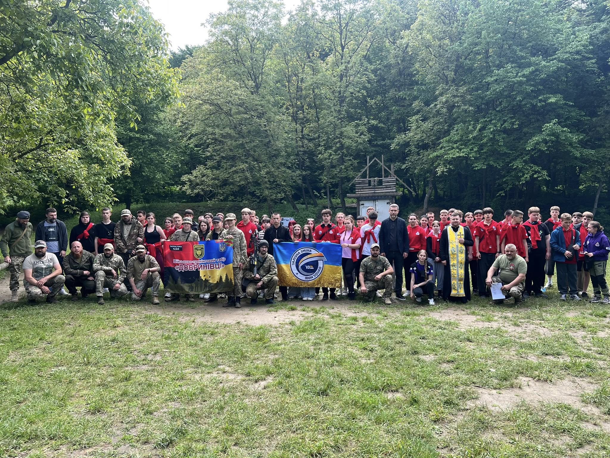 У селі Добринівці Чернівецької області відбувся національно-патріотичний вишкіл для молоді під гаслом «Наша земля – наші герої» присвячений Дню Героїв