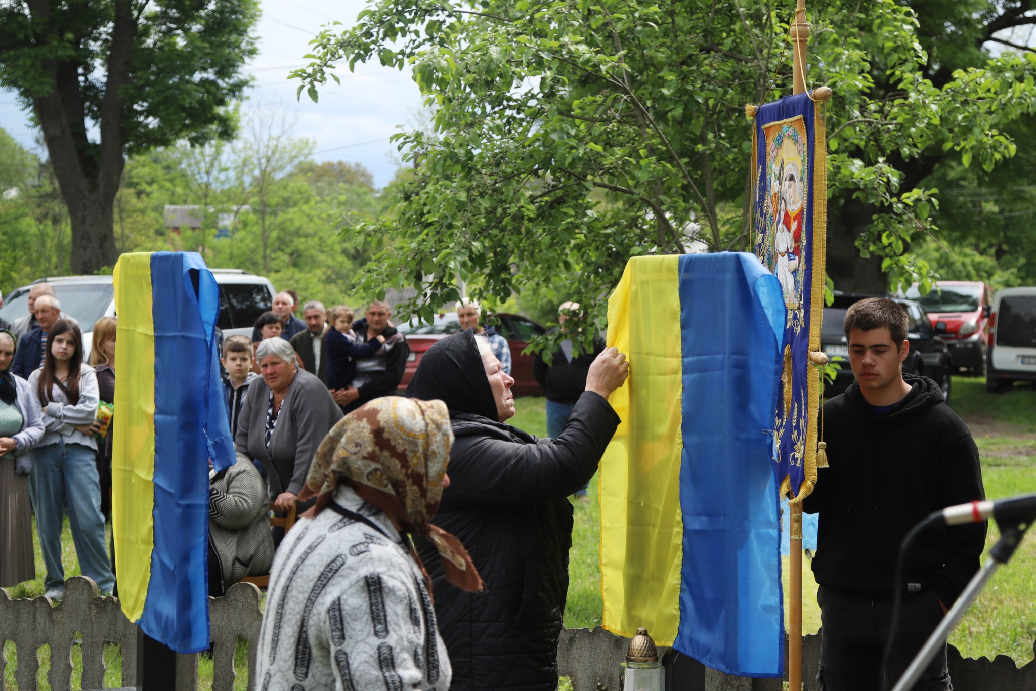 У селі Гаврилівці Кіцманської територіальної громади відкрили Алею Слави на знак шани Героїв, які віддали своє життя за незалежність та територіальну цілісність України