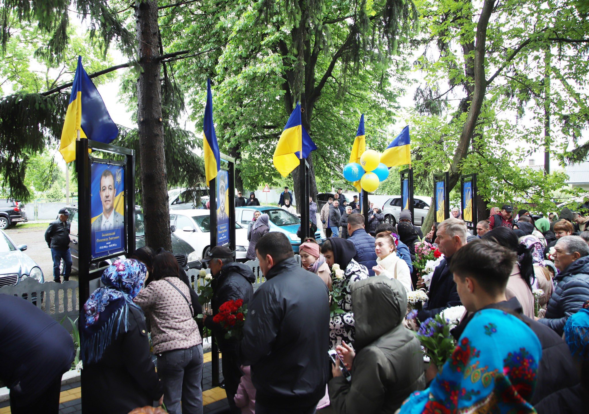 У Валяві, що в Кіцманській громаді, відкрили Алею слави героям, які віддали свої життя за волю, незалежність і майбутнє України
