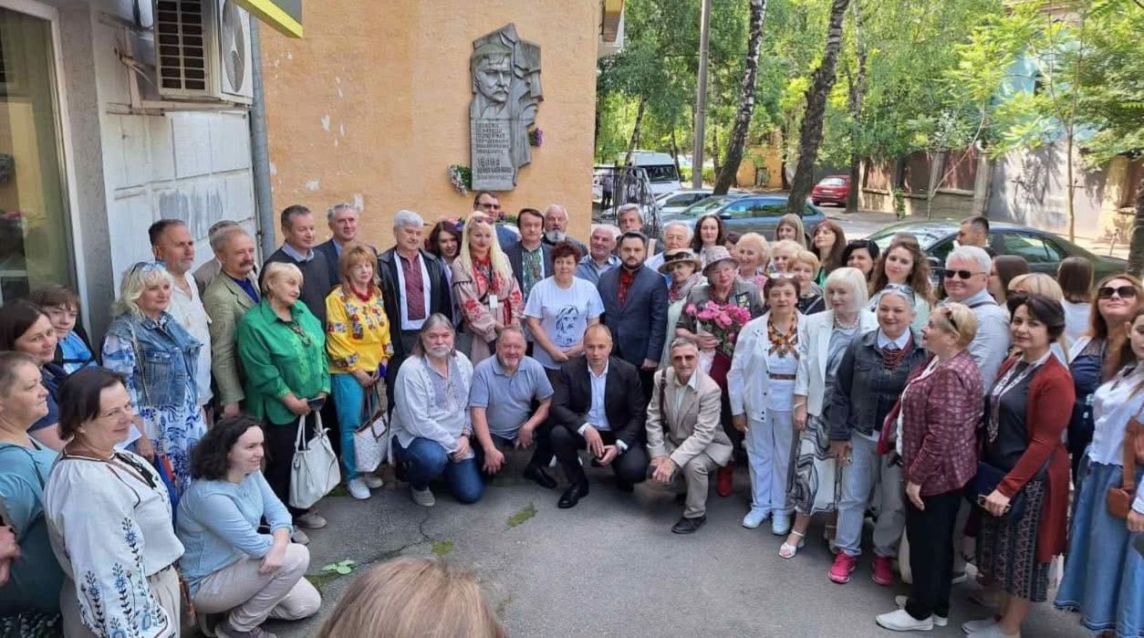 У Чернівцях вшанували Івана Миколайчука — видатного буковинця, митця світового рівня, який став символом українського кіно