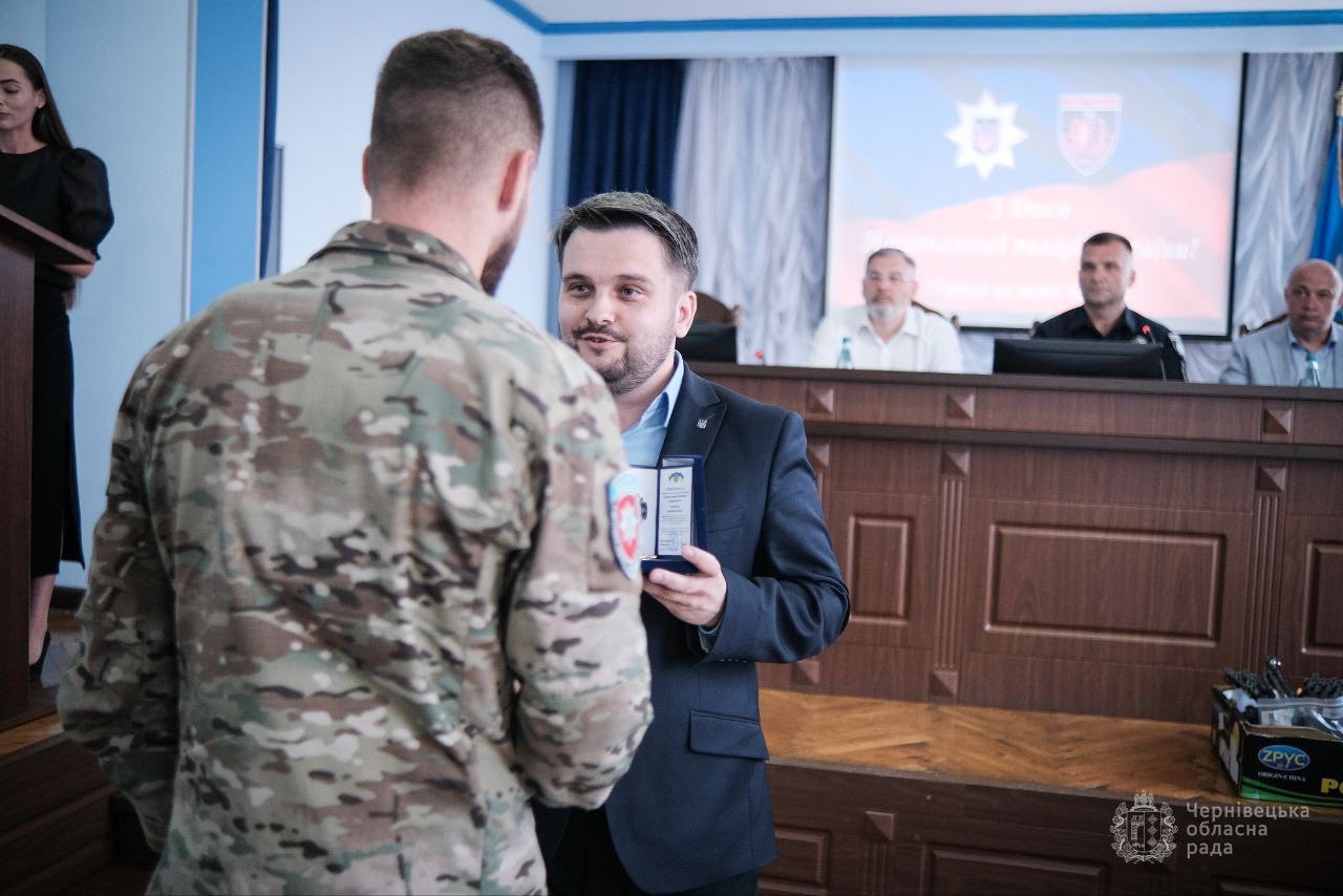 У День Національної поліції заступник голови Чернівецької обласної ради Михайло Павлюк привітав охоронців правопорядку краю