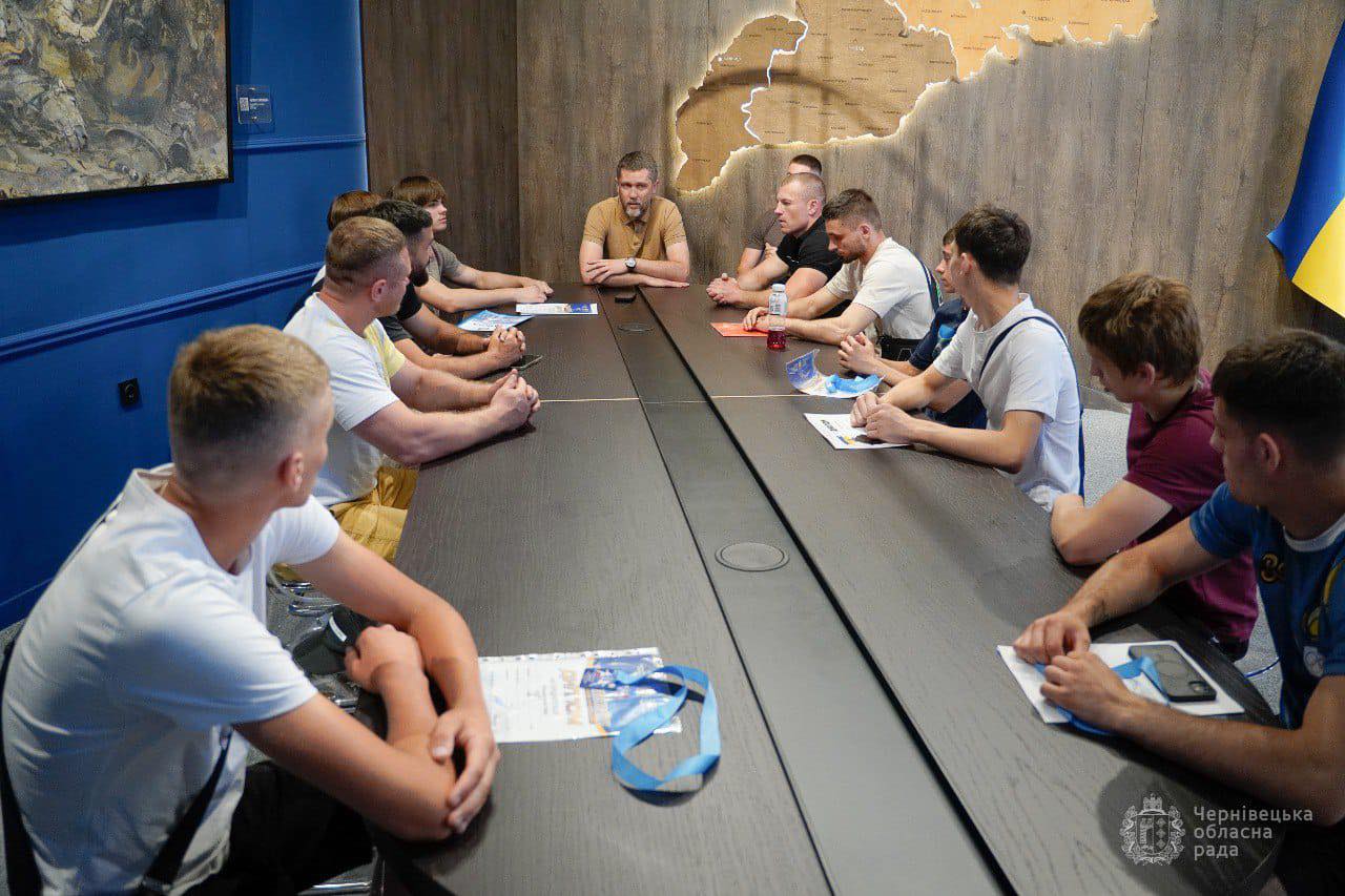 Голова Чернівецької обласної ради Олексій Бойко зустрівся з тренерами та вихованцями Чернівецької федерації таїландського боксу Муай Тай (IFMA)