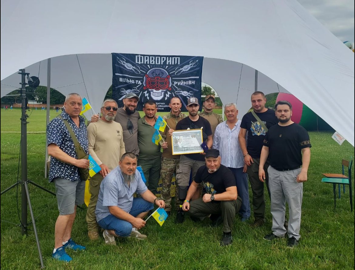 Благодійний захід «Пам’ять, що надихає жити гідно», присвячений полеглим військовослужбовцям 107-ї окремої бригади Сил ТрО, відбувся на стадіоні у Садгорі.