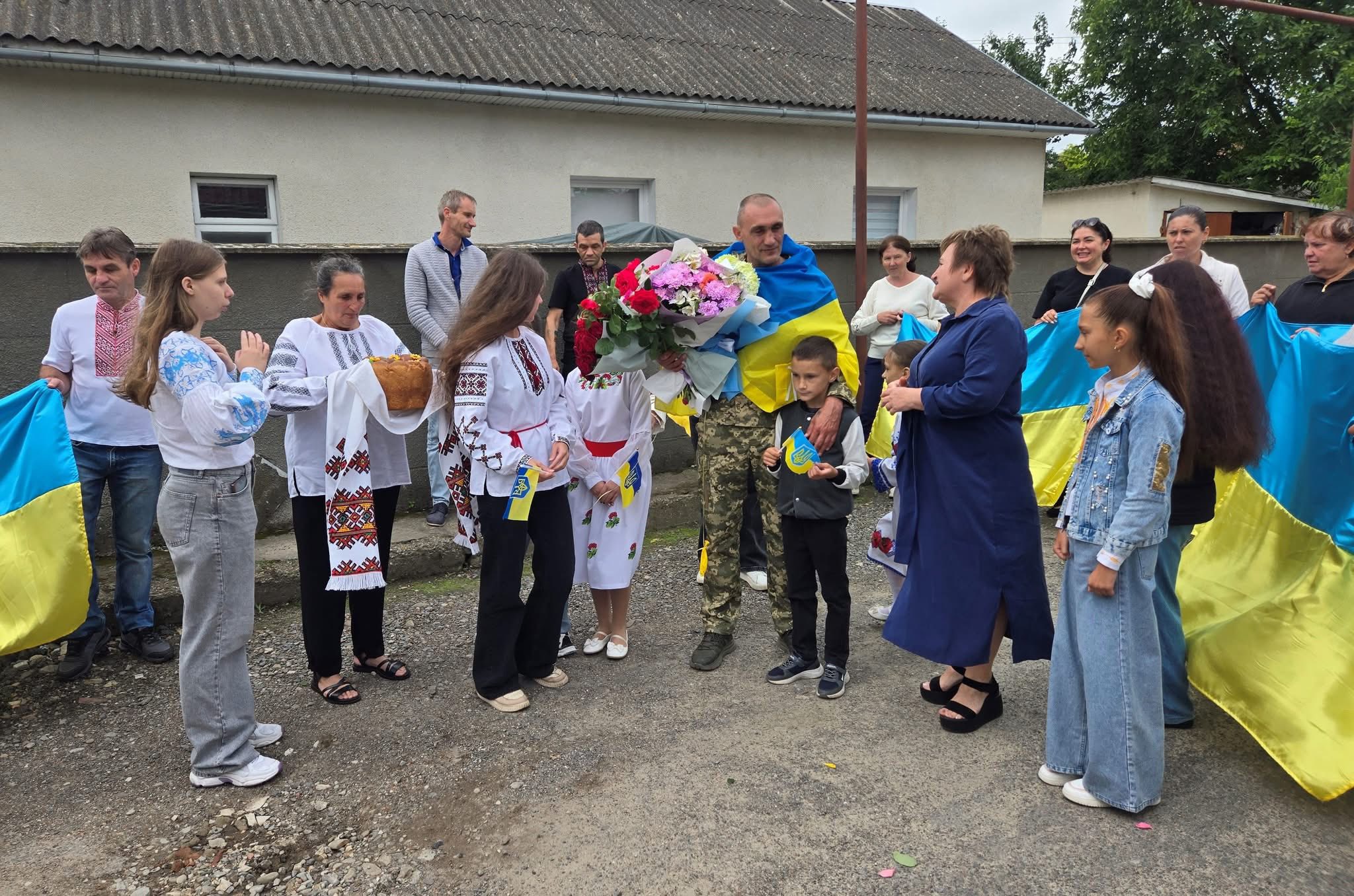 До рідної Заставни повернувся військовослужбовець Михайло Турецький, який майже два роки провів у російському полоні