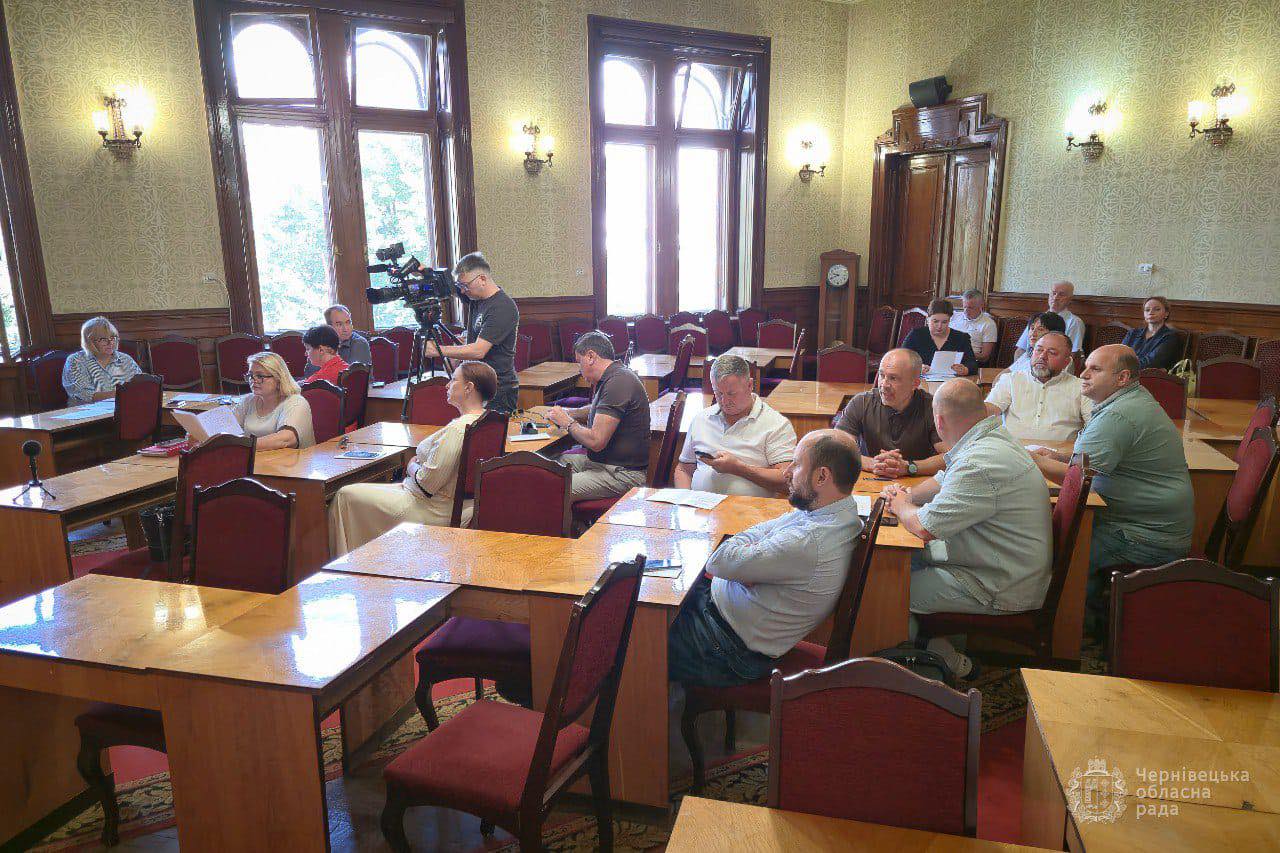 Відбулося засідання постійної комісії Чернівецької обласної ради з питань управління об’єктами спільної власності територіальних громад сіл, селищ, міст області