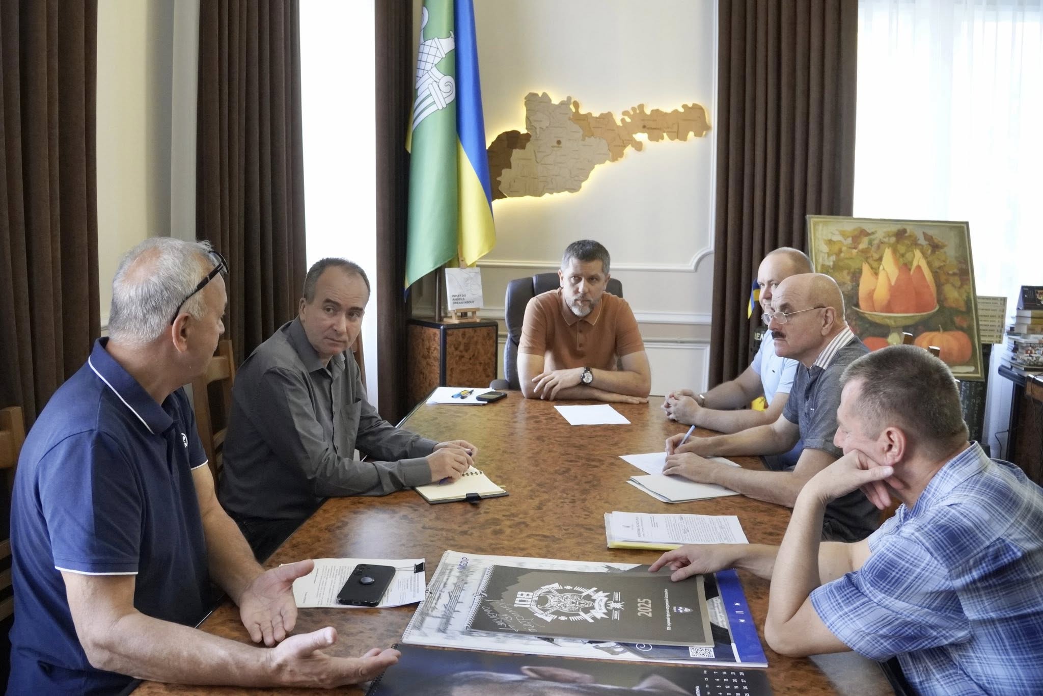 Голова Чернівецької обласної ради Олексій Бойко провів робочу нараду за участю першого заступника Миколи Гуйтора та працівників виконавчого апарату