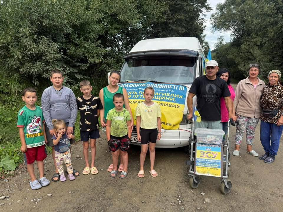 Волонтер Валерій Монарха вирушив у черговий марафон незламності, під час якого збиратиме гроші на потреби війська