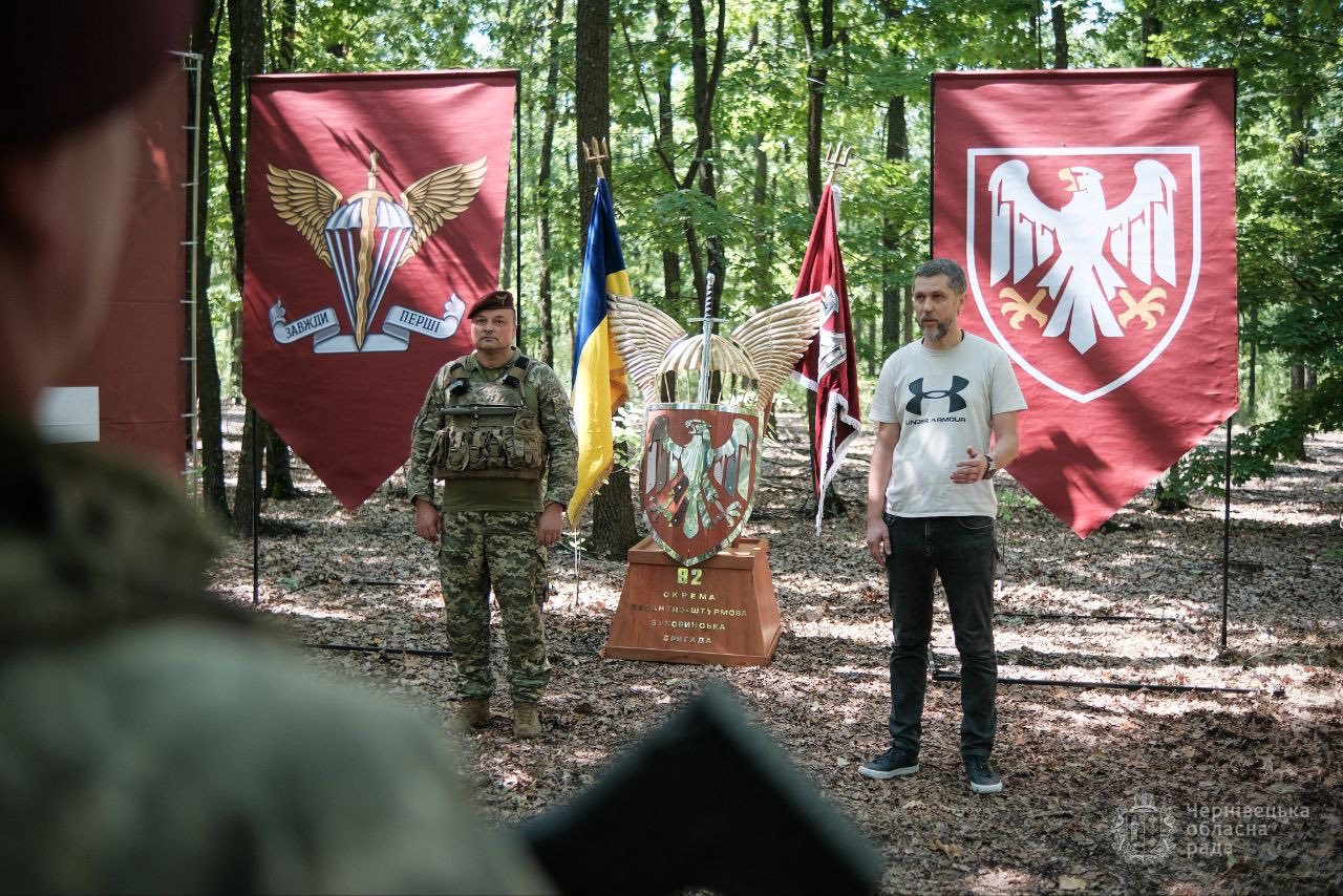 Голова Чернівецької обласної ради Олексій Бойко відвідав українських воїнів, які воюють на передових рубежах