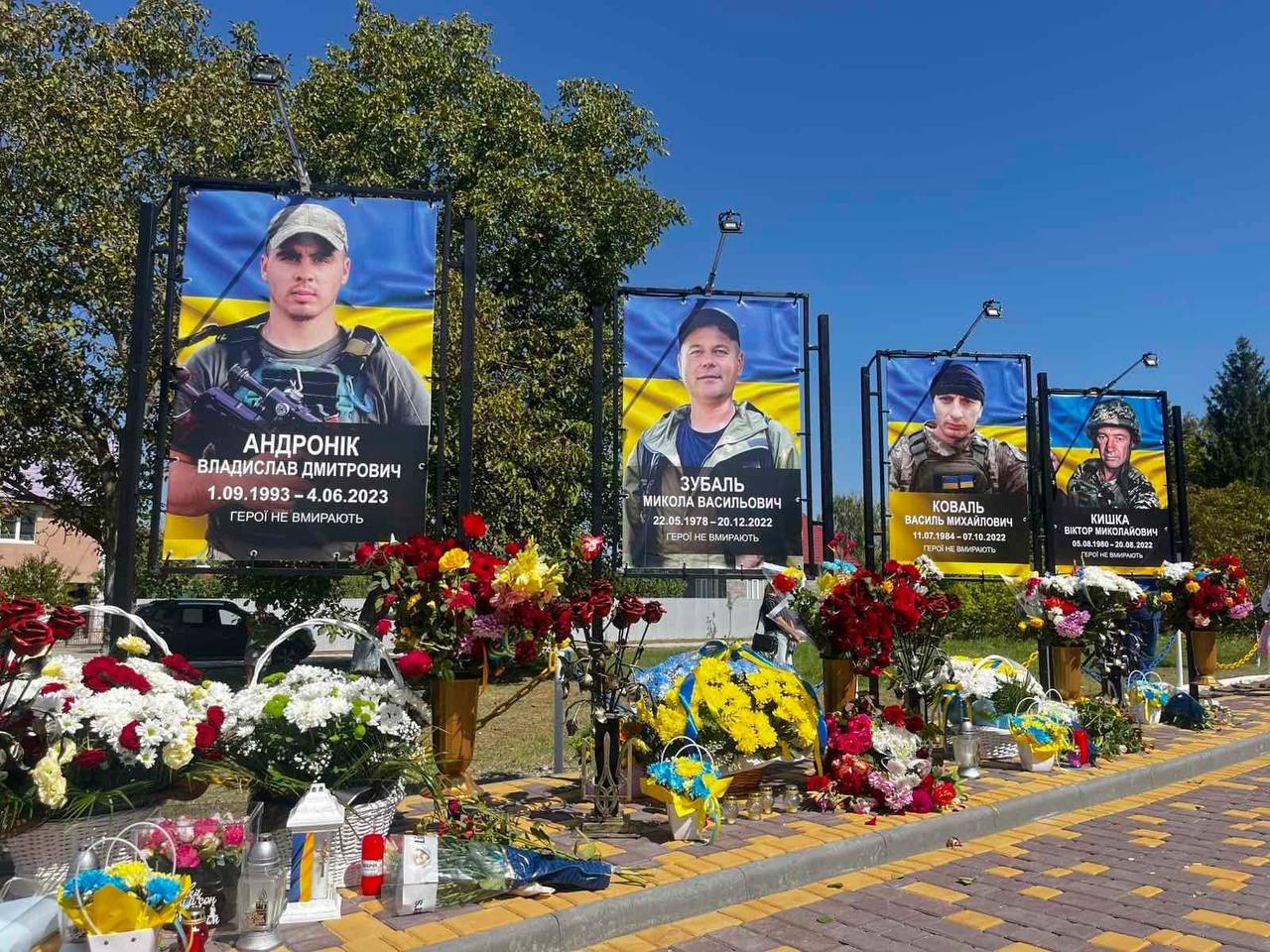 У селі Кормань, що в Сокирянській громаді, облаштували Алею памʼяті