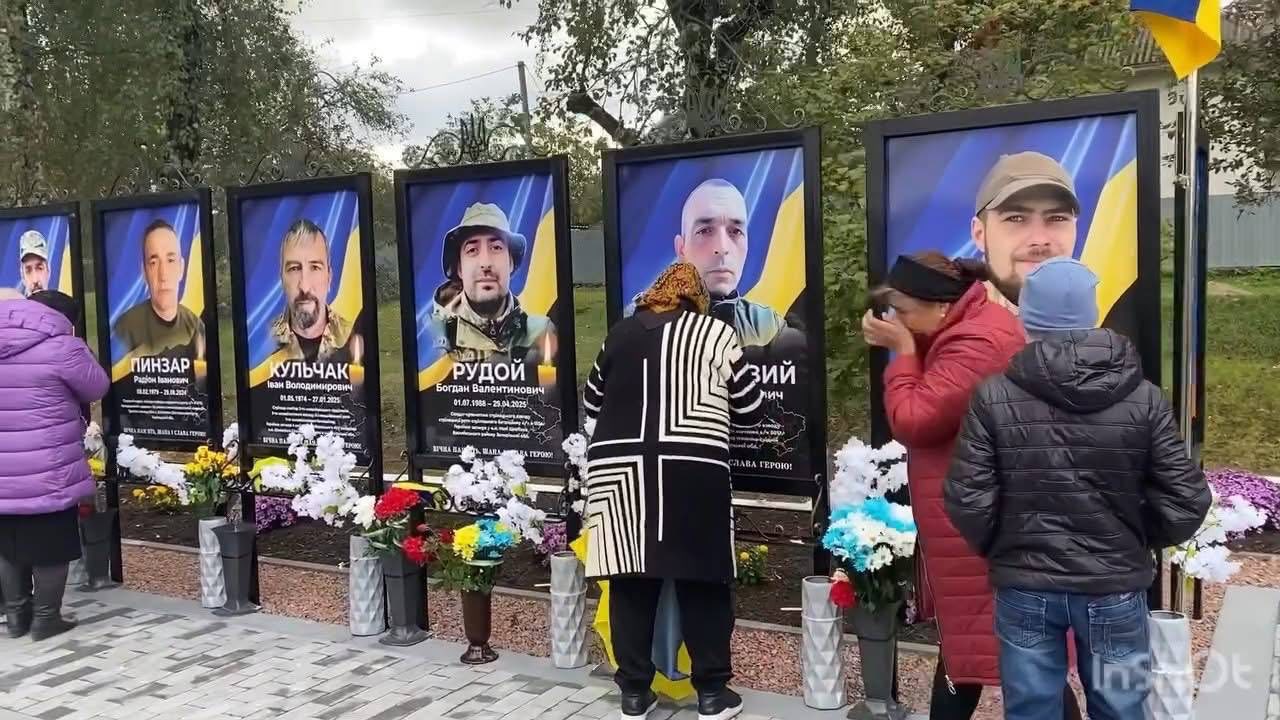 У селі Бабин Кельменецької громади відкрили Алею Слави загиблим у російсько-українській війні землякам