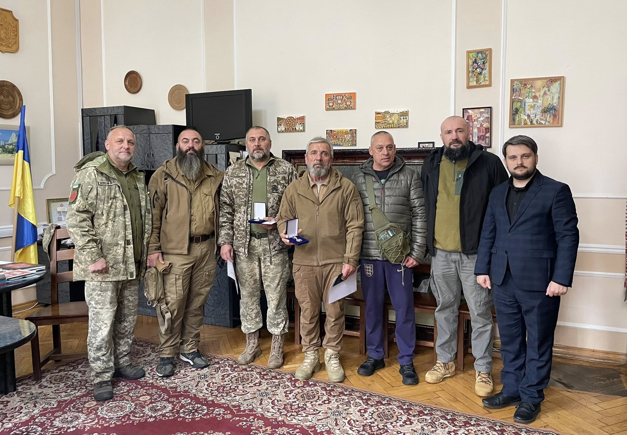 Заступник голови Чернівецької обласної ради Михайло Павлюк зустрівся з буковинськими військовослужбовцями