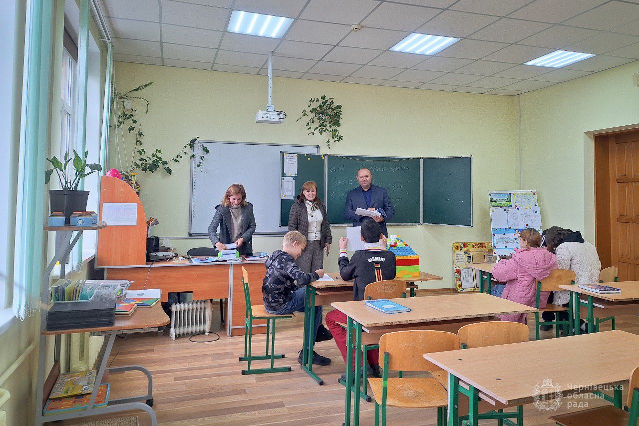 Навчають, розвивають та намагаються максимально адаптувати до життя. Чернівецька спеціальна школа №4 працює для дітей з інтелектуальними порушеннями