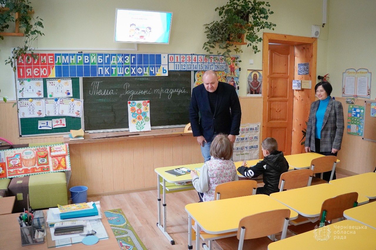 Виконувач обов’язків голови Чернівецької обласної ради Микола Гуйтор відвідав Комунальний заклад «Чернівецька спеціальна школа №3» для дітей з інтелектуальними порушеннями