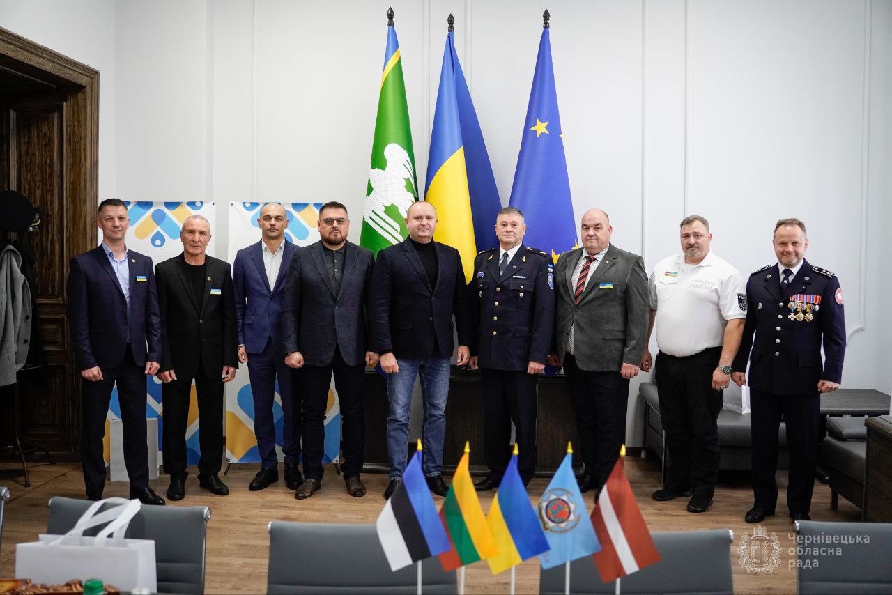 У Чернівцях з робочим візитом перебувала делегація представників з представниками Міжнародної поліцейської асоціації країн Балтії