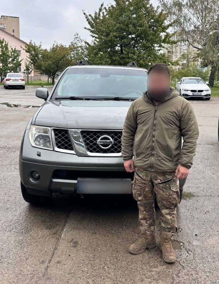 Із Сокирянської громади до війська попрямував черговий автомобіль