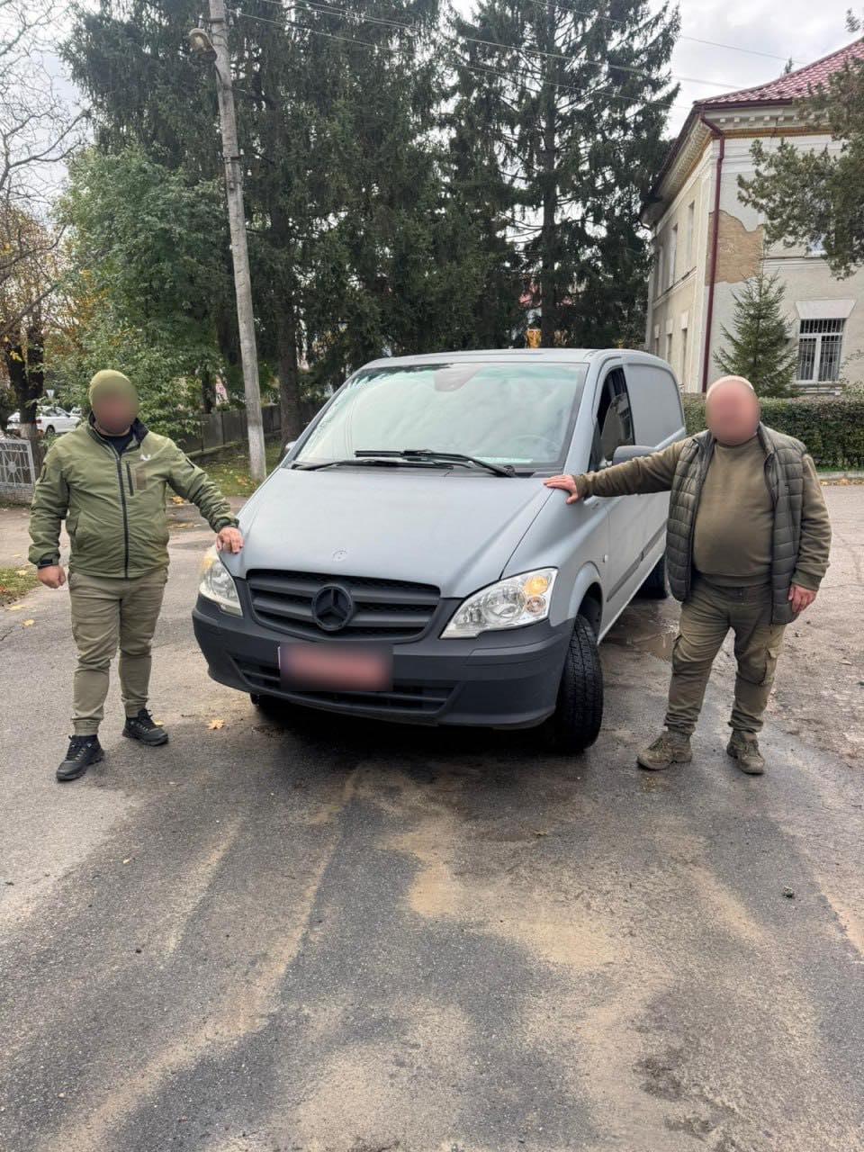 Із Сокирянської громади для потреб Збройних Сил України передано черговий автомобіль