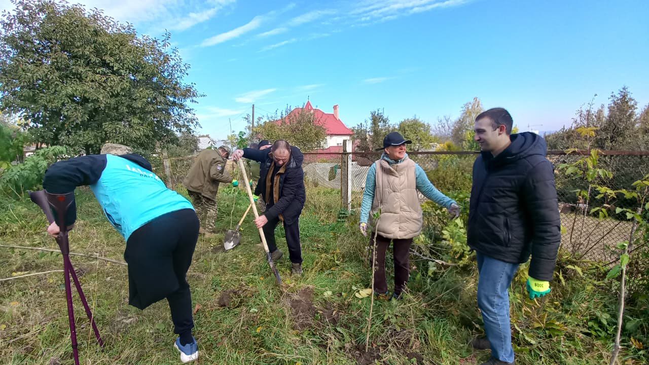 В ОКНП «Чернівецький обласний госпіталь ветеранів війни» впровадили терапевтичне садівництво – напрям, який поєднує медицину, психологію та саму природу