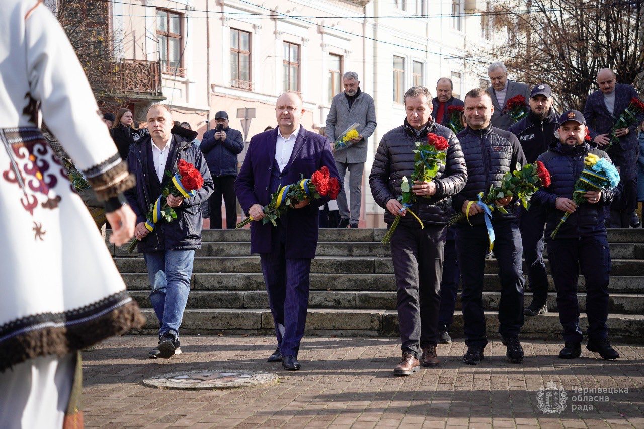 З нагоди 107-ї річниці Буковинського віча у Чернівцях відбувся урочистий захід.