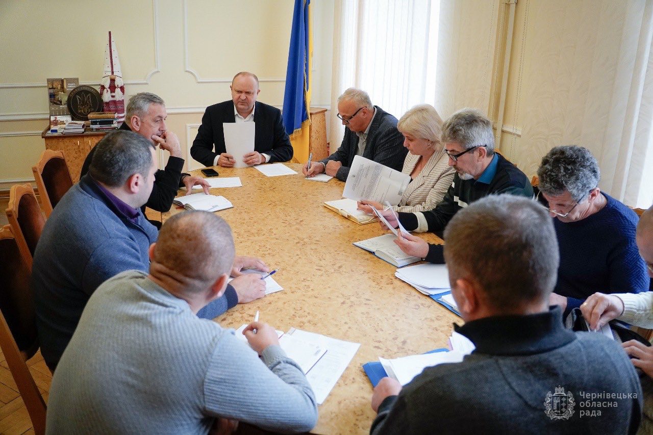 Про готовність обласних комунальних закладів соціальної сфери до зимового періоду та роботи в умовах воєнного стану йшлося під час наради, яку провів виконувач обов’язків голови обласної ради Микола Гуйтор