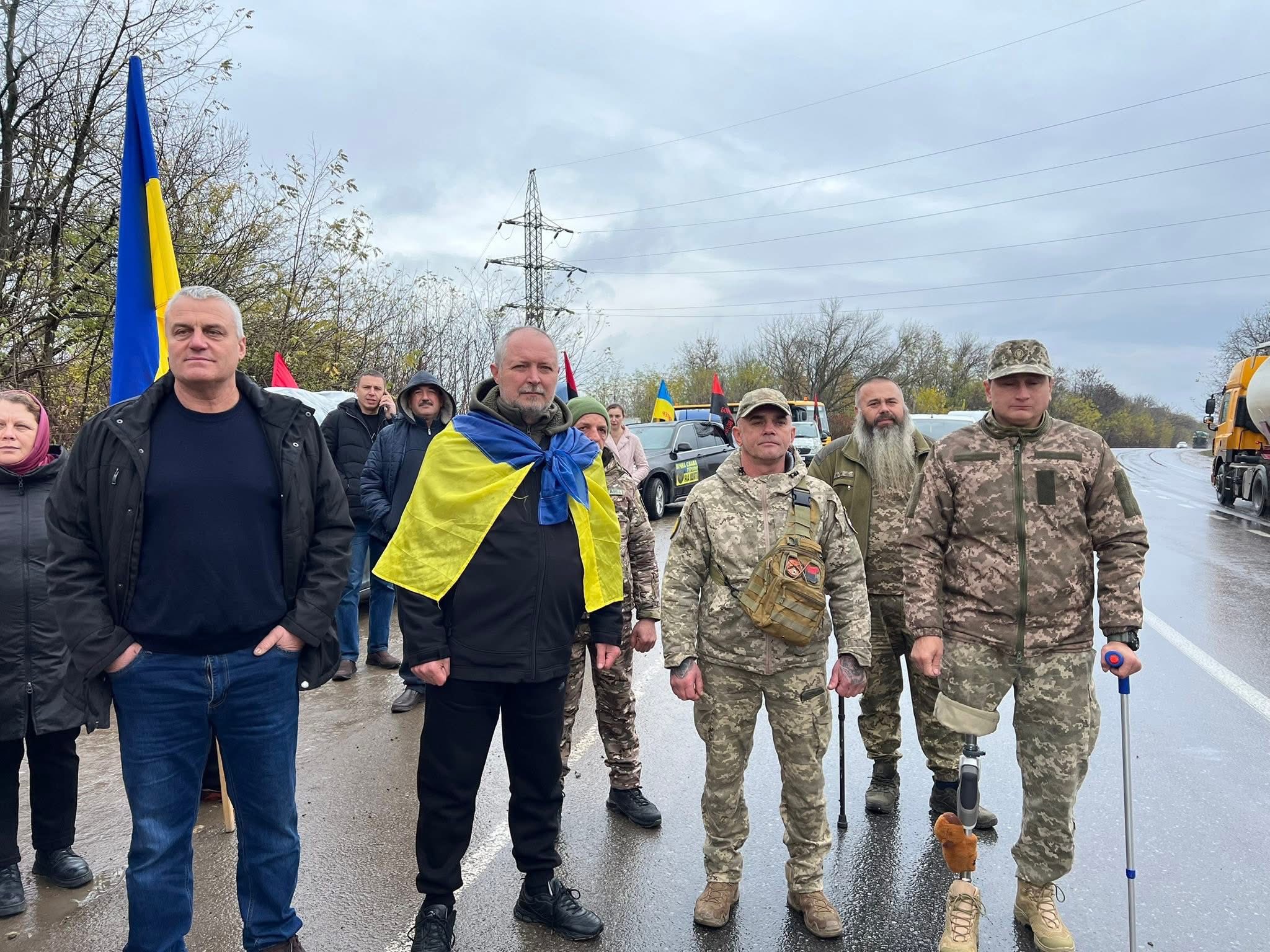 На Буковині триває благодійний марафон, у рамках якого ветерани пройдуть пішки понад 60 кілометрів, аби зібрати гроші для потреб 107-ї окремої бригади ТрО