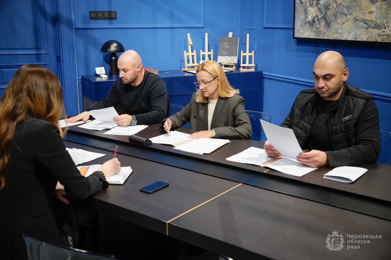 Відбулося засідання постійної комісії Чернівецької обласної ради з питань інвестицій, проєктів регіонального розвитку та транскордонного співробітництва