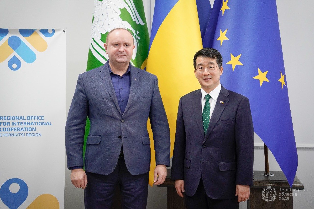 Чернівецьку область з робочим візитом відвідав Надзвичайний і Повноважний Посол Республіки Корея в Україні Пак Кічанг