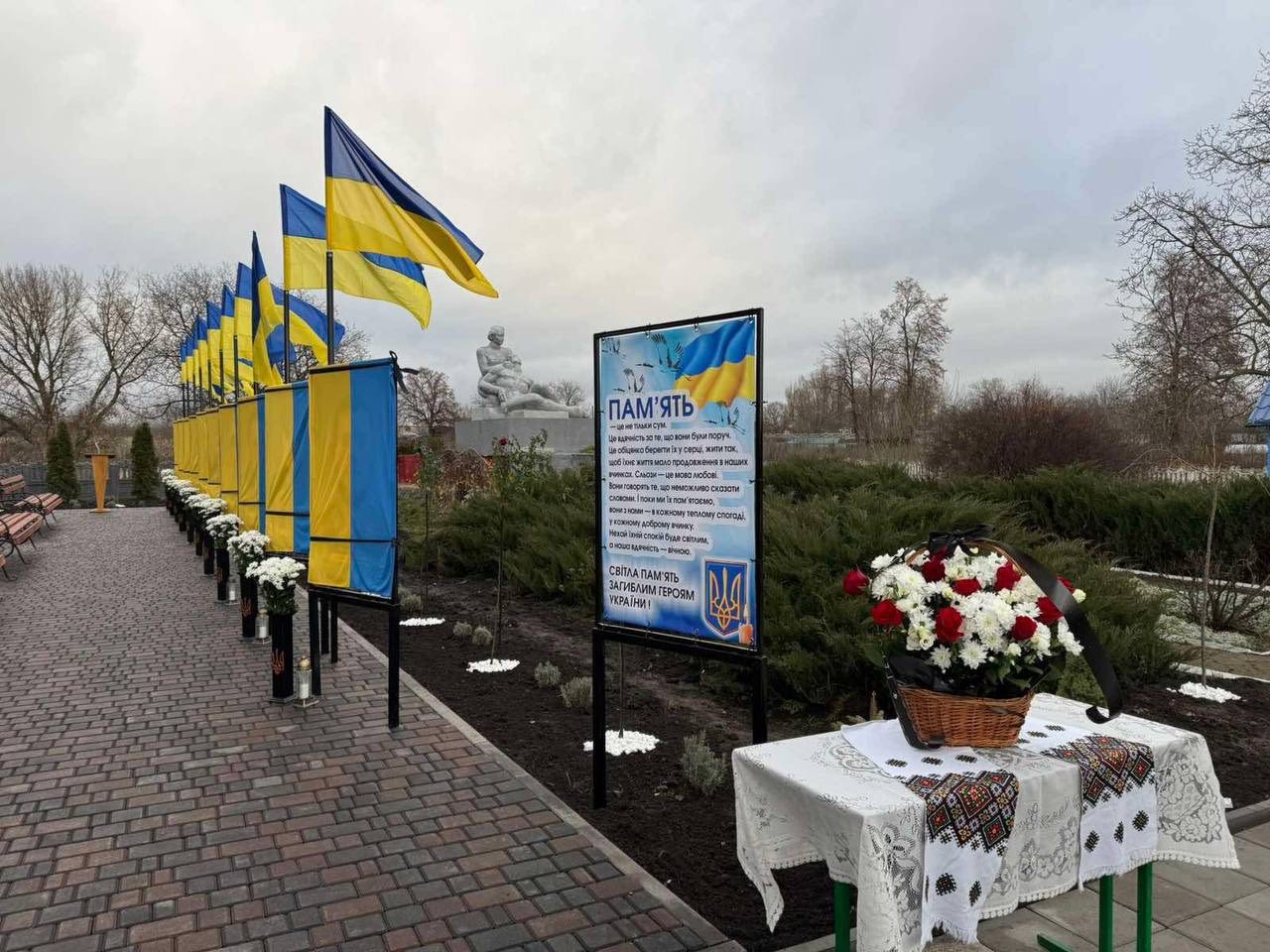 В Олексіївському старостинському окрузі Сокирянської територіальної громади відкрили Алею Слави